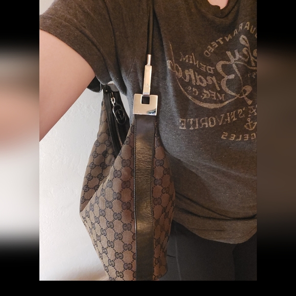 Gucci GG Small Canvas Shoulder Bag ๐ค๐ - Picture 13 of 13